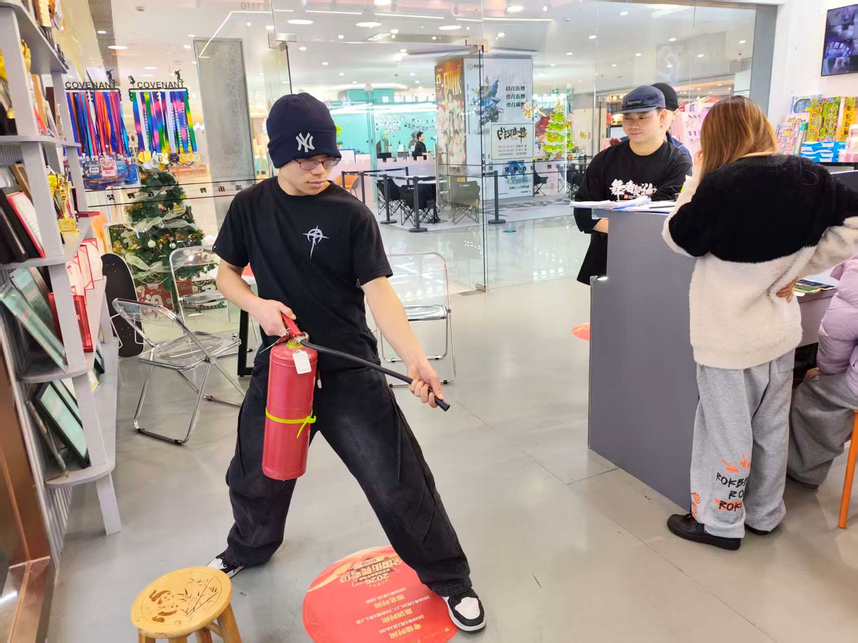 水晶城开展消防技能培训，筑牢安全防护网