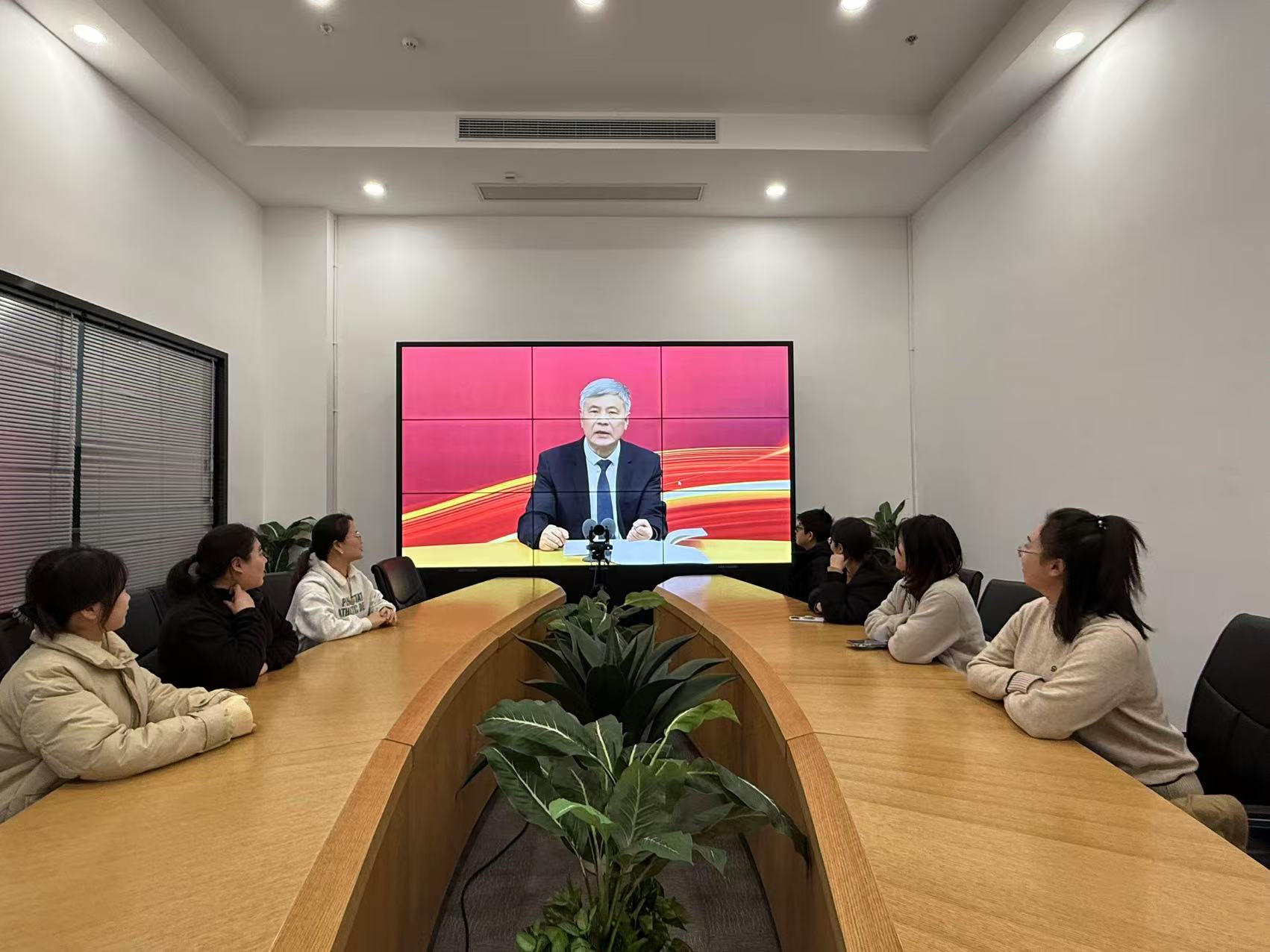 J9国际站备用文创集团行政党支部开展“深入学习贯彻党的二十届三中全会精神”主题党日活动