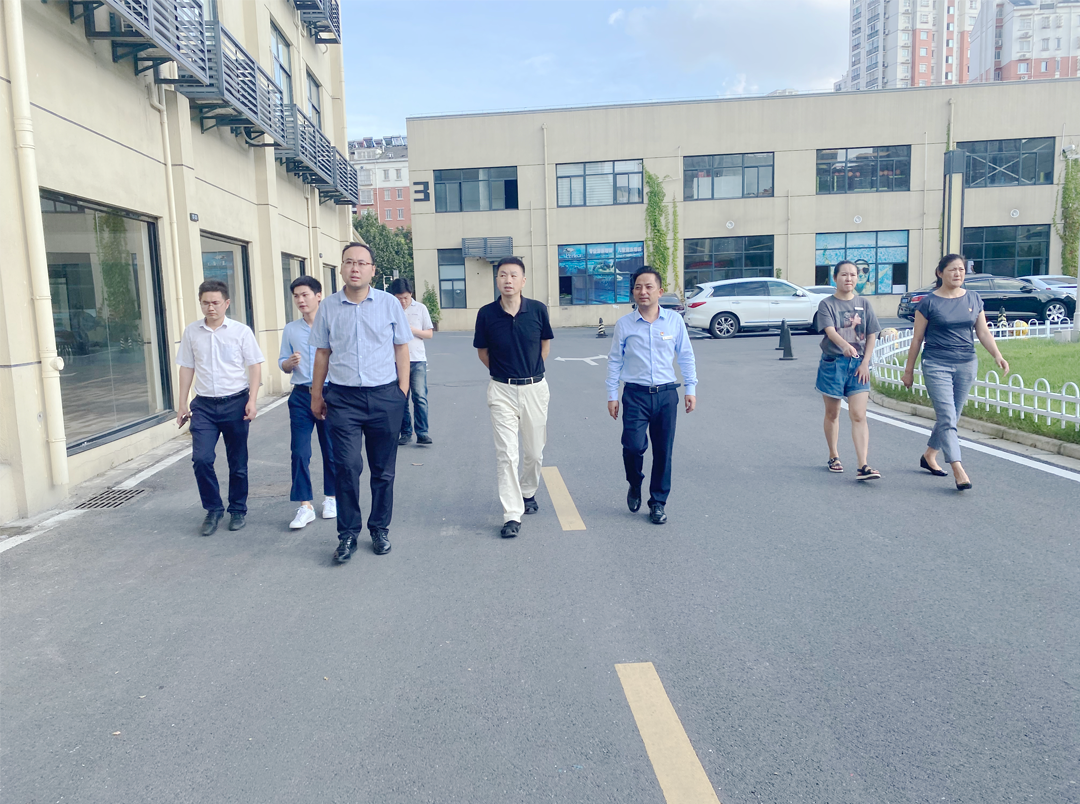 合肥市投资促进局副局长郭玉玺 莅临庐阳J9国际站备用文创园考察
