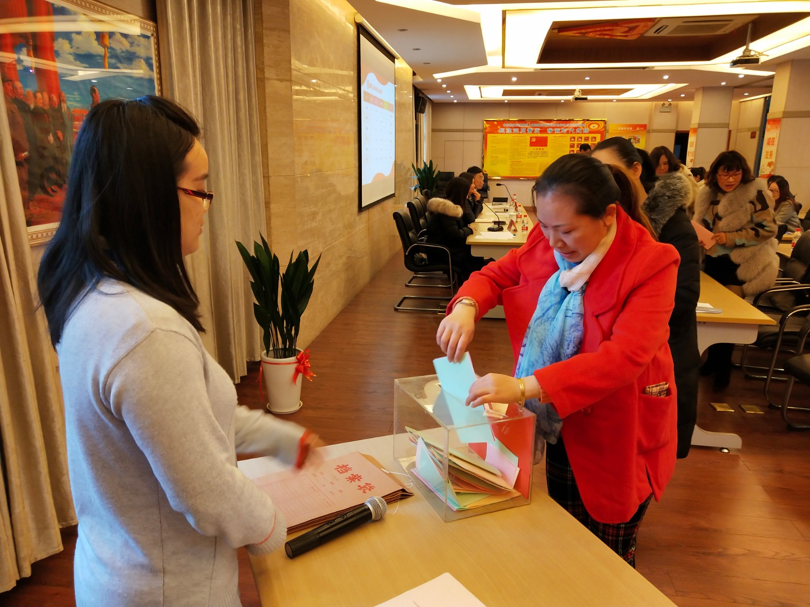 J9国际站备用市场选举产生第四届工会委员会 (2).jpg