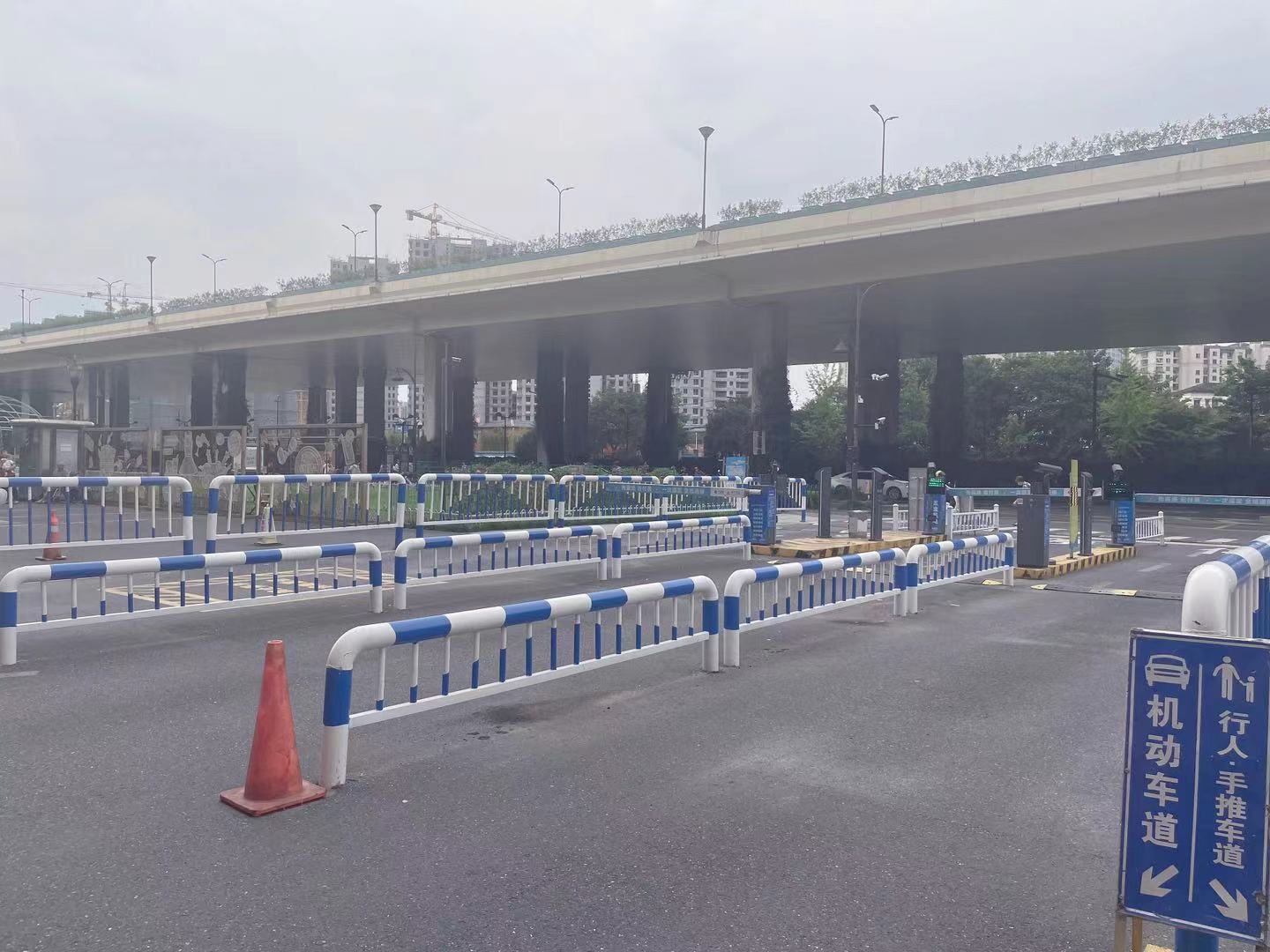 变废为宝，水晶城开展道闸护栏改造